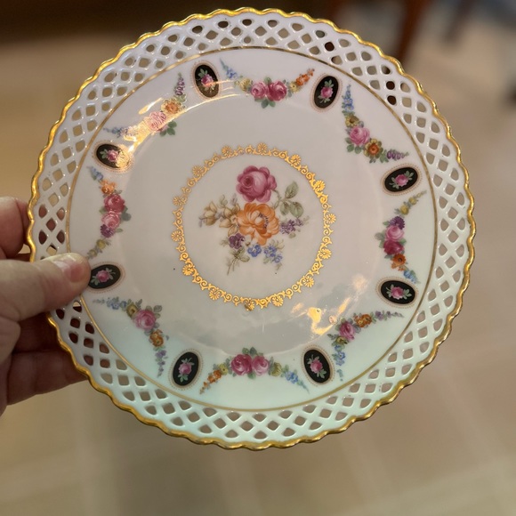Schumann Bavaria reticulated porcelain plate with gold trim and Dresden floral. - Picture 9 of 9